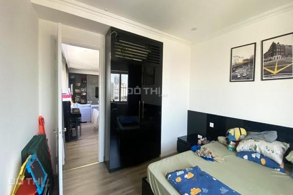 Bán căn hộ tầng cao 142m2, phòng khách rộng
