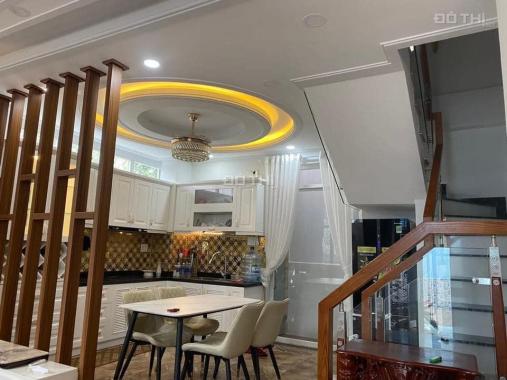 Nhà 5 tầng hẻm oto nhỏ sổ hồng 33m2 khu trung tâm Q7.