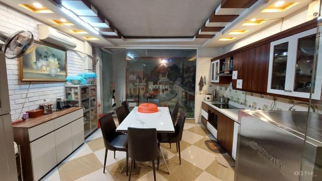 Chính chủ cần bán nhà ngõ 35 phố Nguyễn Thị Định,171 phố Nguyễn Ngọc Vũ 57 m2 x 4 t giá 12 tỷ