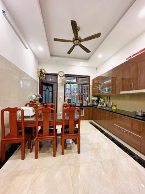 Bán nhà Phân Lô, siêu hiếm, vị trí đẹp, pháp lý chuẩn, Phố Hồng Mai, ô tô đỗ cửa, 5 tầng, hơn 6 tỷ