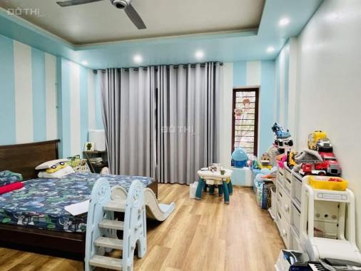 BÁN nhà MP đường 19/5 văn quán hà đông ô tô tránh 5 tầng 86m chỉ 18 tỷ