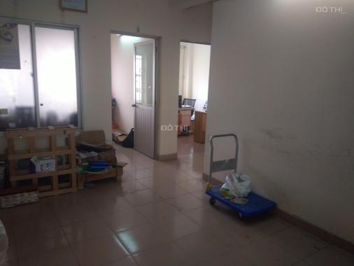 Còn 2 phòng trống cho thuê làm văn phòng (10-15m2) Có sẵn bàn ghế. Giá 2tr/ph
