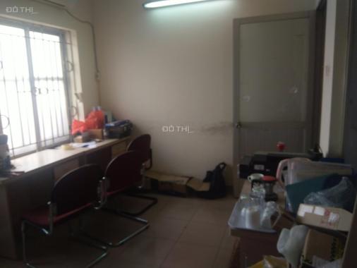 Còn 2 phòng trống cho thuê làm văn phòng (10-15m2) Có sẵn bàn ghế. Giá 2tr/ph