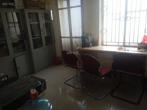Còn 2 phòng trống cho thuê làm văn phòng (10-15m2) Có sẵn bàn ghế. Giá 2tr/ph