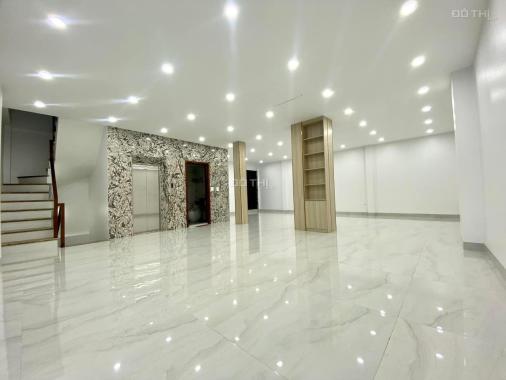 VIP! GIÁ SHOCK! Đầu tư đỉnh cao tòa văn phòng Phố Nguyễn Văn Cừ, dòng tiền khủng, 210m2; 4x tỷ
