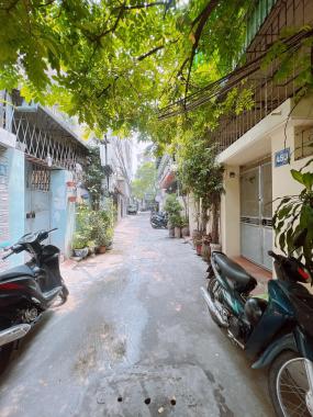 Nhà phố Hoa Bằng, quận Cầu Giấy, gần 40m2 x 5 tầng, 3 phòng ngủ đẹp, nhỉnh 4 tỷ ở ngay!!!