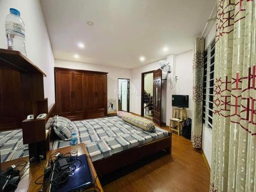 GIA CHỦ CẦN BÁN GẤP NGÔI NHÀ KHƯƠNG ĐÌNH THANH XUÂN DT 40m ,5 tầng, MT 6m