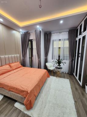 Bán gấp nhà Phố Hồ Tùng Mậu, 36m2, 5 tầng, 3 ngủ, ôtô đỗ cửa,  giá 4,3 tỷ.