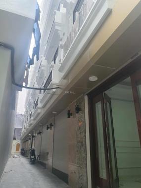 Chính chủ bán nhà phố Hồ Tùng Mậu, 30m2, 5 tầng, 3N, gần mặt phố, Kinh doanh online, 4,3 tỷ