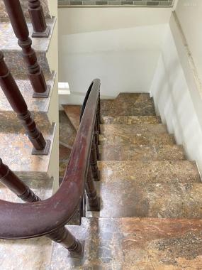 Bán nhà cầu Bươu Thanh Trì ô tô đỗ cửa 36m2 5 tầng 2.65 tỷ