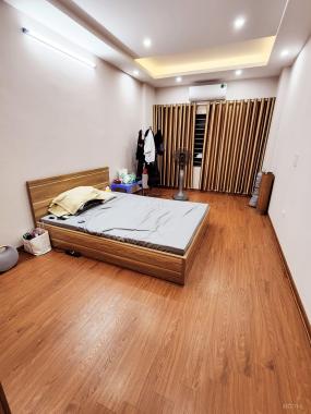 Bán Nhà Quận Đống Đa, Ở Ngay, Tặng Nội thất, 38m x5 tầng. MT3,7m giá 4,x tỷ