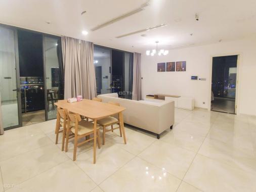 Cho thuê căn Vinhomes Golden River 4PN, 149m2 nội thất của chủ đầu tư