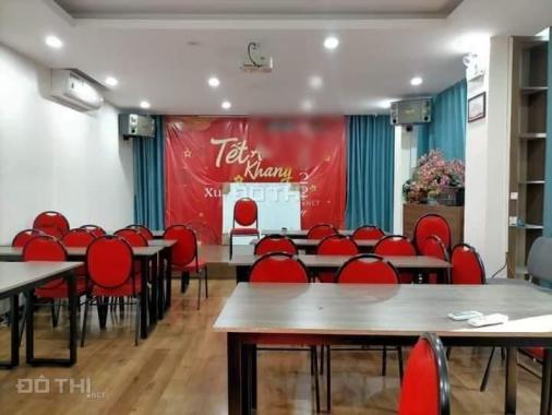 Nguyễn Khang mặt phố, DT 150m, xây 5 tầng, mặt tiền 8m, giá 35 tỷ.
