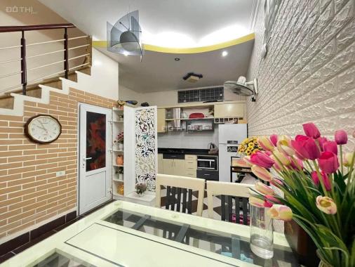 Bán Nhà Quận Đống Đa, Ở Ngay, Dân Xây, Ngõ Rộng. 37m x5 tầng.MT3,9m. 4,x tỷ