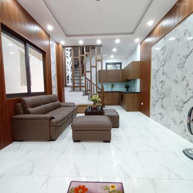Siêu rẻ. Nhà Mỹ Đình dân xây, DT 32mx5T, MT 4m, lô góc, gần oto, ở cực thích chỉ hơn 3 tỷ