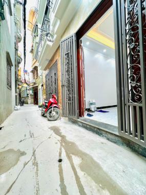 Bán nhà Tả Thanh Oai Thanh Trì 40m2, 4 tầng lô góc nhỉnh 2 tỷ