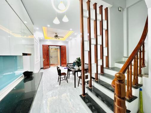 Bán nhà Tả Thanh Oai Thanh Trì 40m2, 4 tầng lô góc nhỉnh 2 tỷ