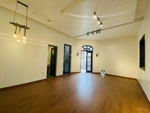Biệt thự Tô Ngọc Vân, Tây Hồ, lô góc, 200m2 x 4 tầng, Mt 15m. hạ chào 12,1 tỷ. giá mới 65.9 tỷ.