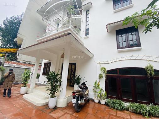 Biệt thự Tô Ngọc Vân, Tây Hồ, lô góc, 200m2 x 4 tầng, Mt 15m. hạ chào 12,1 tỷ. giá mới 65.9 tỷ.