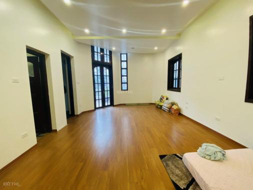 Biệt thự Tô Ngọc Vân, Tây Hồ, lô góc, 200m2 x 4 tầng, Mt 15m. hạ chào 12,1 tỷ. giá mới 65.9 tỷ.