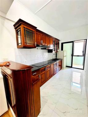 Cần bán gấp căn hộ chung cư C5 mặt đường Nguyễn Cơ Thạch 80m2, 2PN, tặng full nội thất, hơn 2.5 Tỷ
