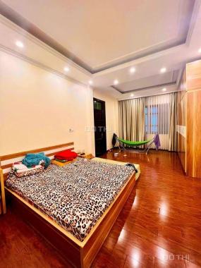 Bán nhà Nguyễn Khang - Dt 85m - Mt 5.5m - ô tô - Sổ đẹp - Giá 10.1 tỷ