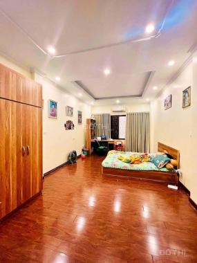 Bán nhà Nguyễn Khang - Dt 85m - Mt 5.5m - ô tô - Sổ đẹp - Giá 10.1 tỷ