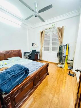 Chính chủ bán nhà đẹp ở ngay, tặng nội thất 37m, 4 tầng, giá 4,25 tỷ