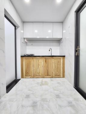 Phòng Duplex sạch sẽ mát mẻ tại Nhất Chi Mai, có thang máy, sân thượng