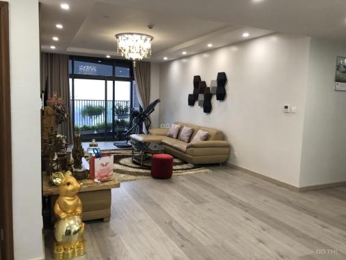 Cho thuê căn 3 ngủ full đồ đẹp ở Discovery - 302 Cầu Giấy, nhà thoáng view đẹp. Lh 0932438182