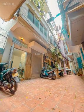 Bán nhà 37m2 phố nguyễn đình thi  view hồ tây