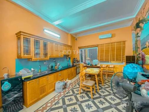Bán nhà 37m2 phố nguyễn đình thi  view hồ tây