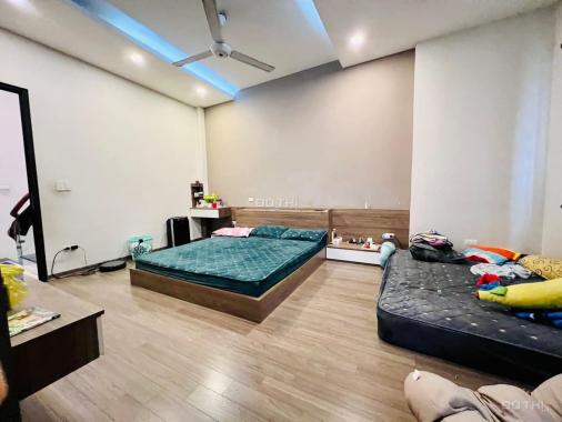 Bán Nhà Quận Đống Đa. Oto vào nhà, Gần Phố. 48m x4 tầng.MT4,6m. 8,x Tỷ