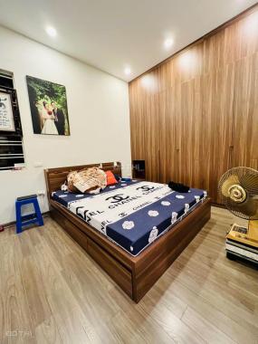 Bán Nhà Quận Đống Đa. Oto vào nhà, Gần Phố. 48m x4 tầng.MT4,6m. 8,x Tỷ