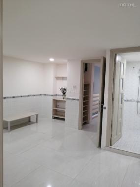 Bán CHDV ngay chợ Rạch Ông phường 2 , quận 8 DT : 5x22m
