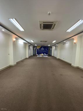 Chính chủ cho thuê văn phòng mặt đường Nguyễn Xiển, DTSD 150m2, thông sàn