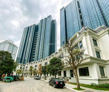 Cho thuê căn góc 3 phòng ngủ dự án Sunshine City, tầng trung, ban công hướng Nam