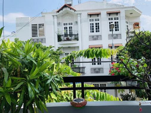 Chính chủ cần tiền bán gấp nhà mặt tiền đường Huy Cận, trung tâm Hải Châu