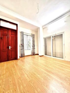 Bán gấp nhà Bạch Mai 50m2, 5 tầng, MT 4,5M, ba gác 2 thoáng , gần phố nhỉnh 6 tỷ TL