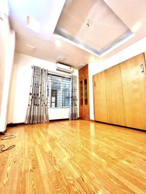 Bán gấp nhà Bạch Mai 50m2, 5 tầng, MT 4,5M, ba gác 2 thoáng , gần phố nhỉnh 6 tỷ TL