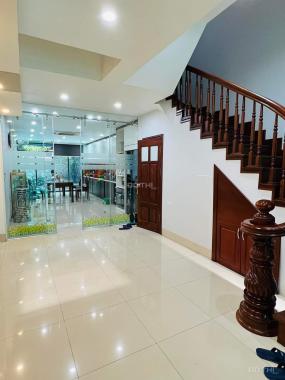 Bán nhà mặt phố Kim Mã, DT 208m2, xây 5 tầng, mặt tiền chính 5m, mặt ngõ 25m, giá 80 tỷ