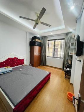 Bán gấp nhà Thái Thịnh 49m2 – 5 Tầng – 6 ngủ - chỉ 5.9 tỷ - ô tô đỗ ngày đêm