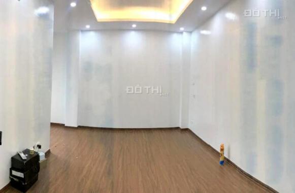 Cần bán nhà Kim Đồng-Giáp Bát, 35m2 x 6T 4 phòng ngủ đẹp, ô tô gần, ở ngay. Giá 3,5 tỷ