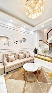 Ảnh thật Nhà trung tâm Đống Đa 40m2, 4 tầng, MT 5M, tặng nội thất, giá 4 tỷ TL