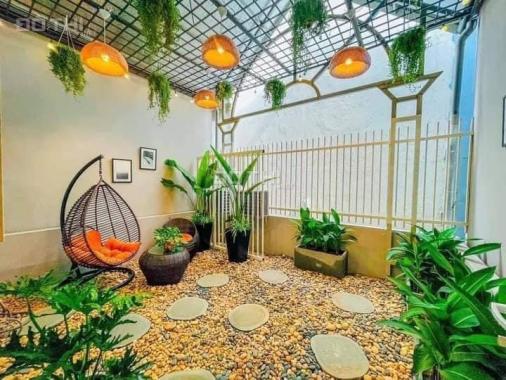 Bán Siêu phẩm phân lô 97 Văn Cao, Ba Đình: 70m2 5 tầng giá 12 tỷ, oto đỗ. Tặng full Nội Thất Nhà
