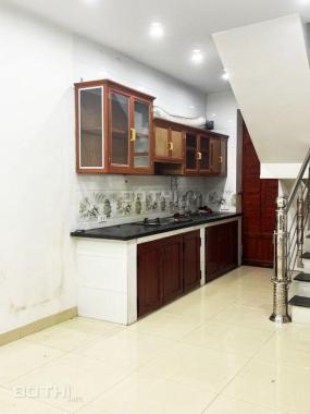 Bán nhà phố Tân Mai-hồ Đền Lừ, 47m2 x 2 tầng đẹp, ở ngay. Ô tô cách 10m. Giá 3,05 tỷ