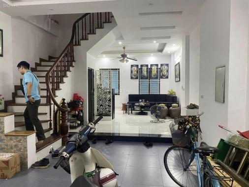 BÁN NHÀ NGUYỄN QUÝ ĐỨC THANH XUÂN OTO VÀO NHÀ AN NINH TỐT 60m2, 6 Tầng Mặt Tiền 5.15m Chỉ 9.4 tỷ