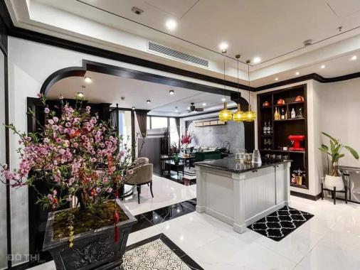 Bán gấp liền kề 6A lô góc Làng Việt Kiều Châu Âu view chung cư 104m 14 tỷ