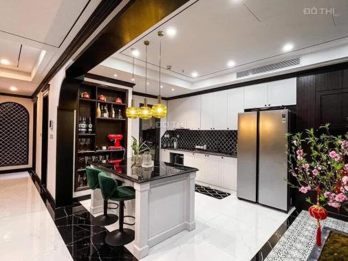 Bán gấp liền kề 6A lô góc Làng Việt Kiều Châu Âu view chung cư 104m 14 tỷ