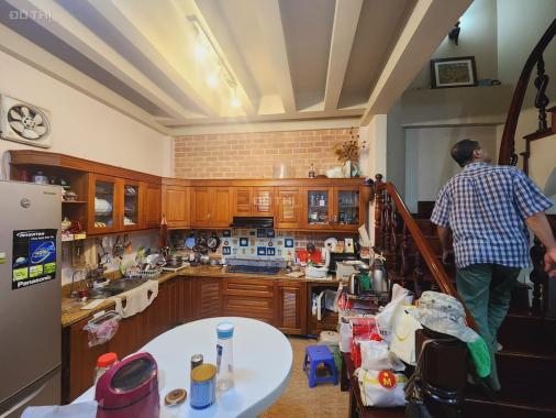 Bán nhà 5 tầng 60 m2 ngõ 165 Dương Quảng Hàm vừa ở vừa cho thuê giá nhỉnh 7 tỷ